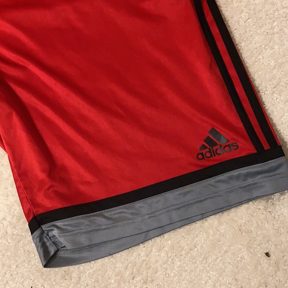 Adidas Men Shorts- size2XL - Picture 2 of 3
